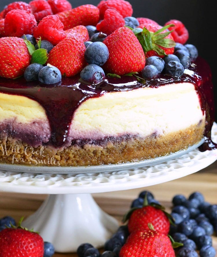 cheesecake-with-triple-berry-topping